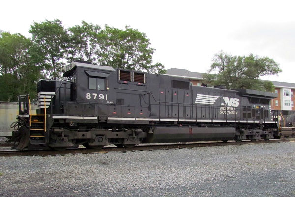 side view of NS 8791