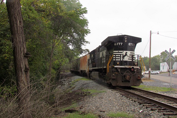 NS 8777 between street and stream